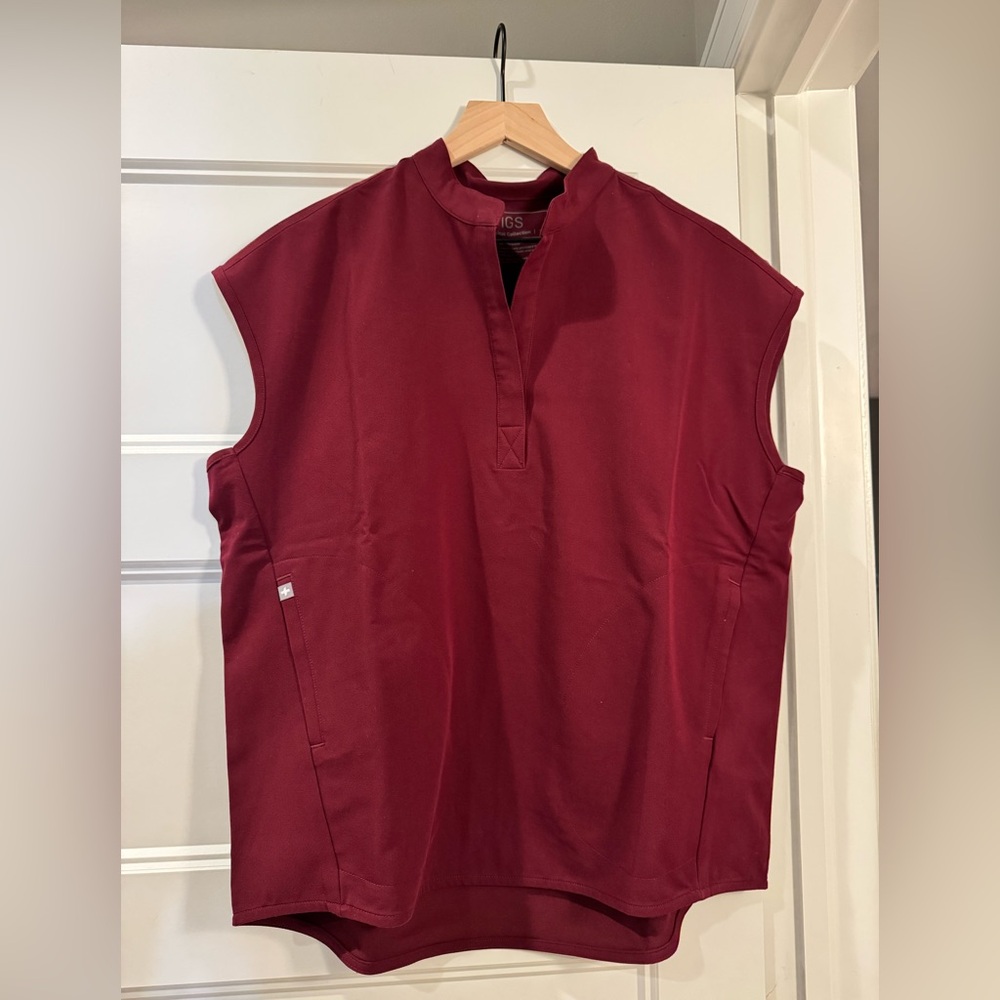Figs Women's burgundy colored scrub set